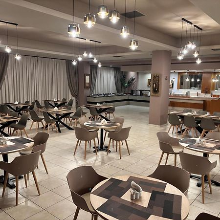 阿奇里奥酒店 科莫蒂尼 外观 照片